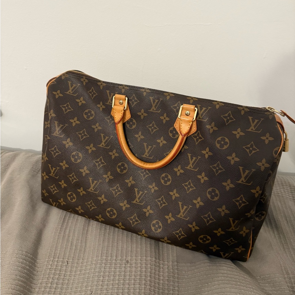Louis Vuitton Vintage Speedy 40 Monogram Bag - Picture 13 of 16